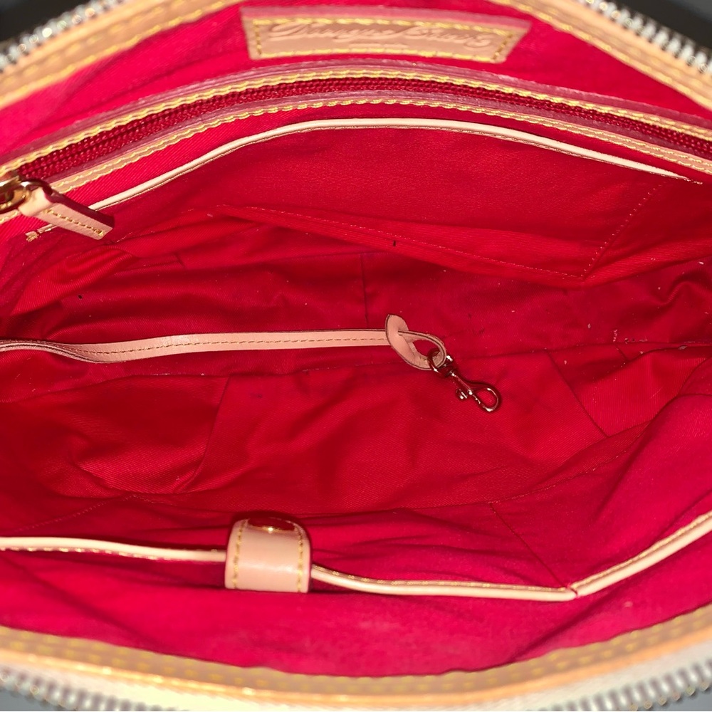 Dooney and Bourke 1975 collection signature cream patent leather shoulder bag - Picture 9 of 10